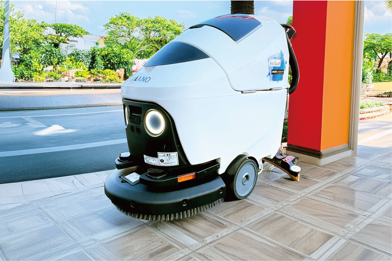 メンテナンス（床洗浄）ロボットHAPiiBOT2