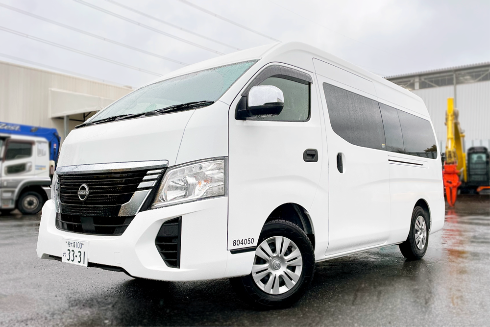  休憩するカー 6人用 4WDにワイドボディ登場